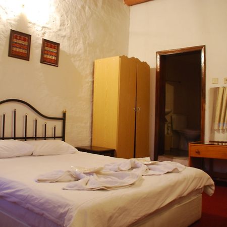 Yasin'S Place Backpackers Cave Hostel Göreme Ngoại thất bức ảnh