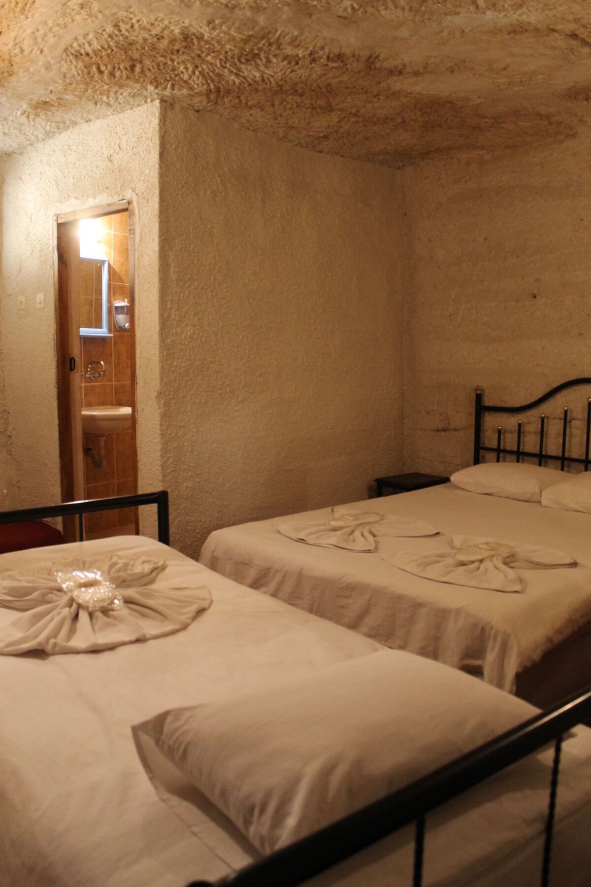 Yasin'S Place Backpackers Cave Hostel Göreme Ngoại thất bức ảnh