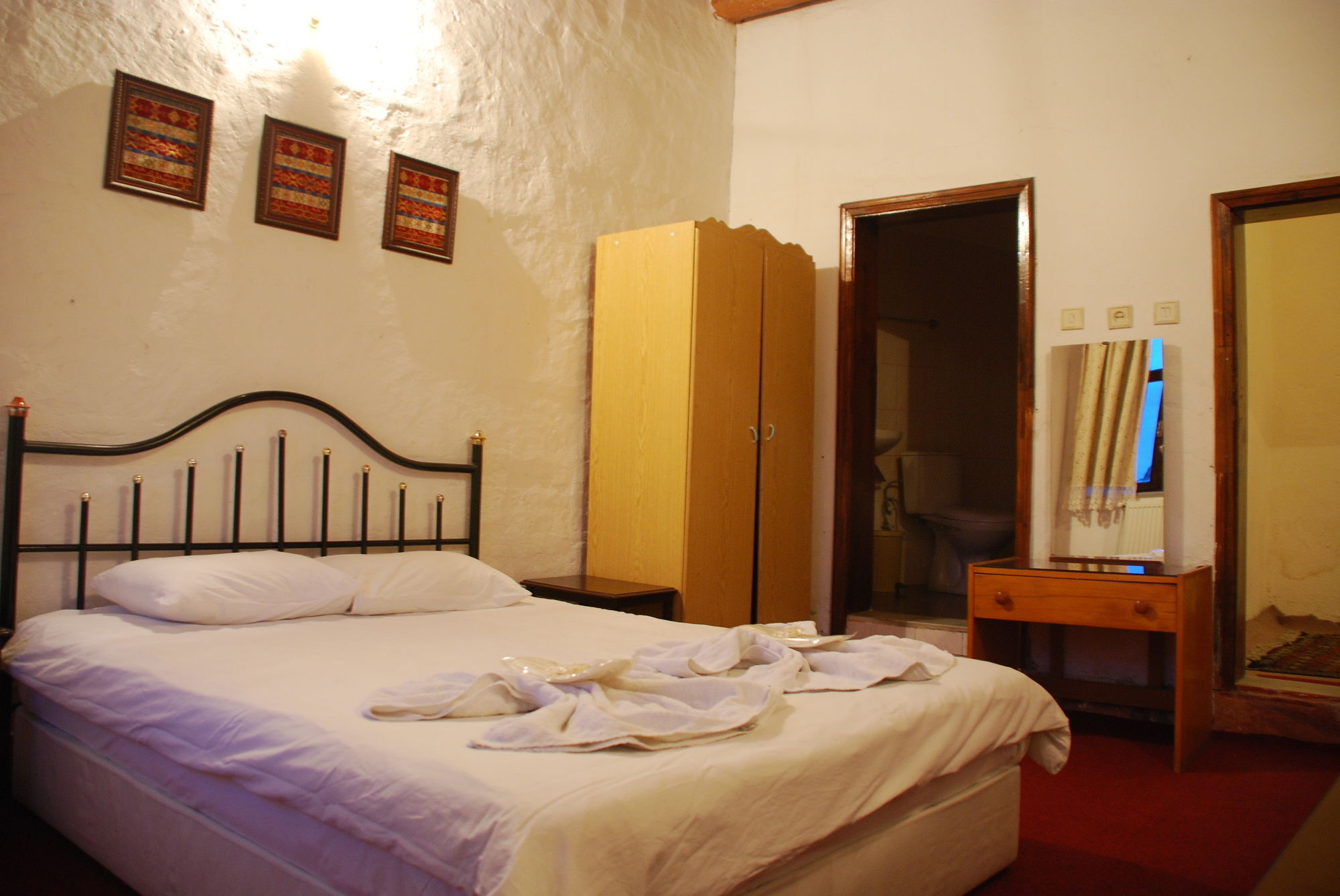 Yasin'S Place Backpackers Cave Hostel Göreme Ngoại thất bức ảnh