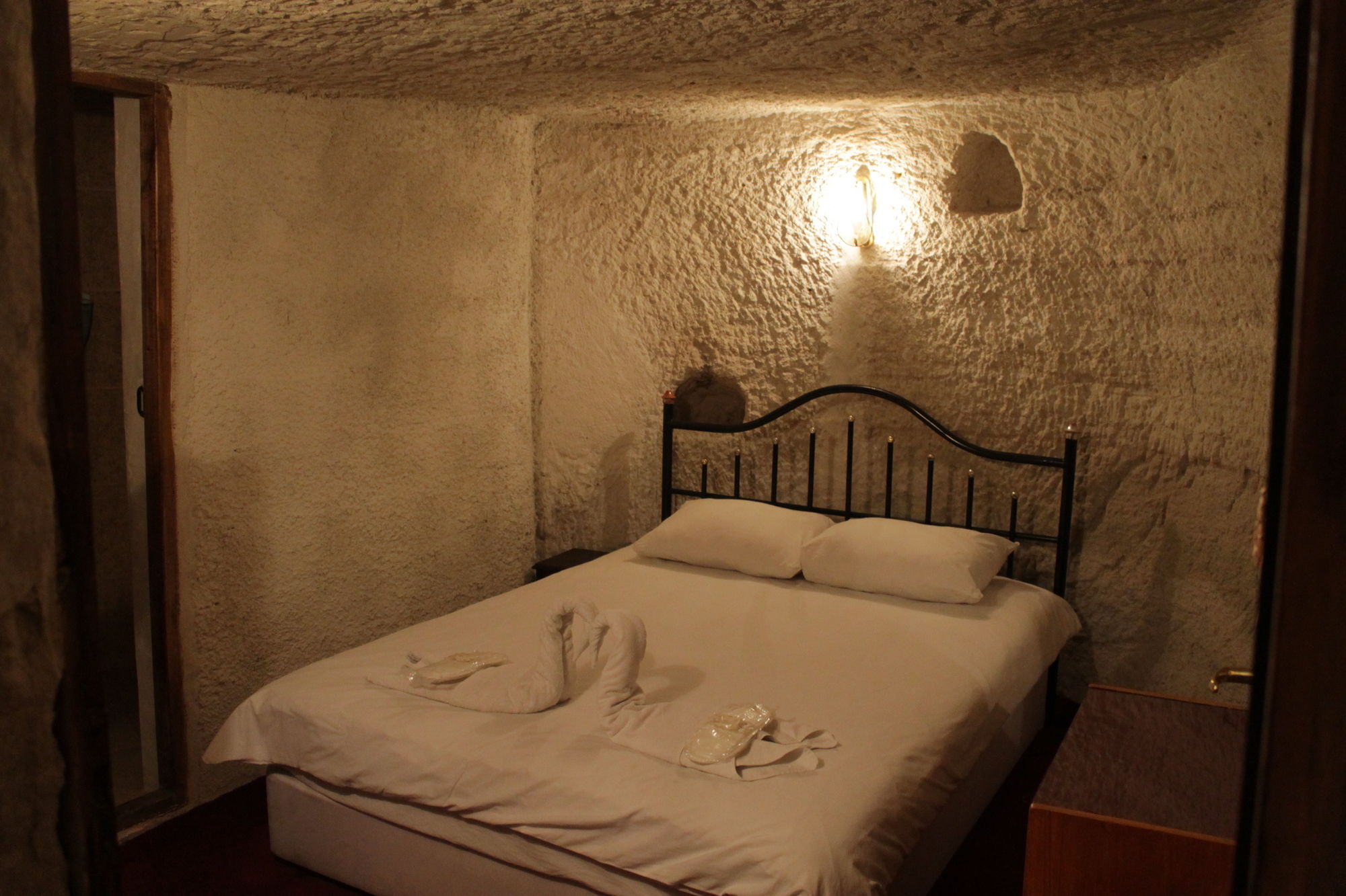 Yasin'S Place Backpackers Cave Hostel Göreme Ngoại thất bức ảnh