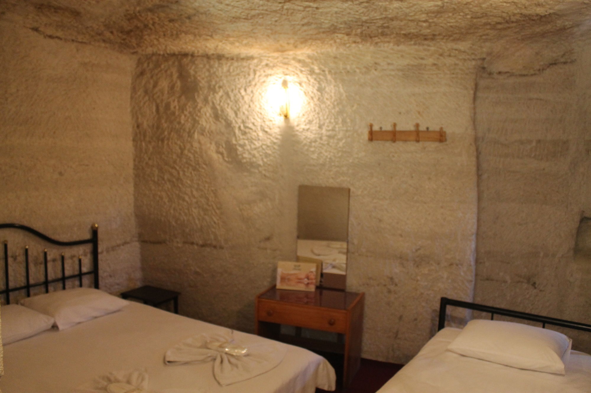 Yasin'S Place Backpackers Cave Hostel Göreme Ngoại thất bức ảnh